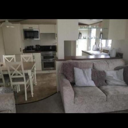 Caravan Chestnut Aparthotel Meliden Bagian luar foto